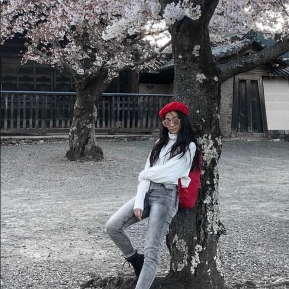 Hi! This is Pratiksha🤍🦋 Here to clear out pre-loved pieces from my wardrobe! - Picture 7 of 8